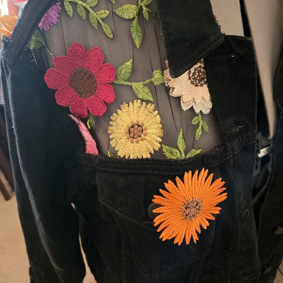 Floral Embroidered Black Denim Jacket - Picture 6 of 8